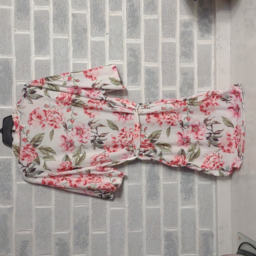 Show Me Your Mumu Women's White and Pink Floral Robe One Size